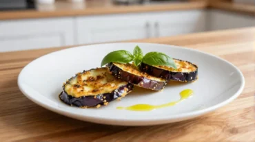 Succulente melanzane fritte in friggitrice ad aria, croccanti e irresistibili.
