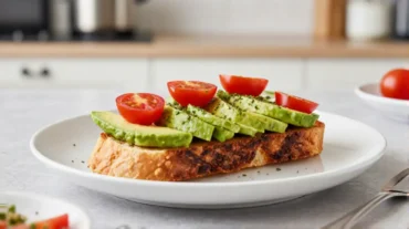 Delizioso toast croccante preparato in friggitrice ad aria.